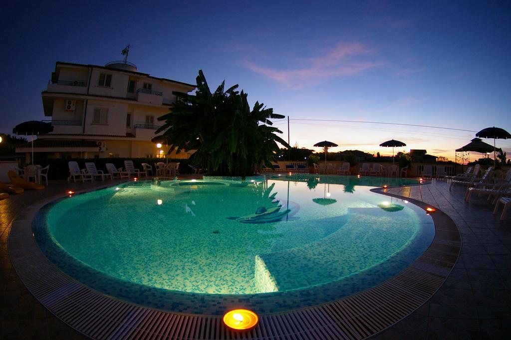 Hotel Eolo Capo Vaticano Exteriör bild