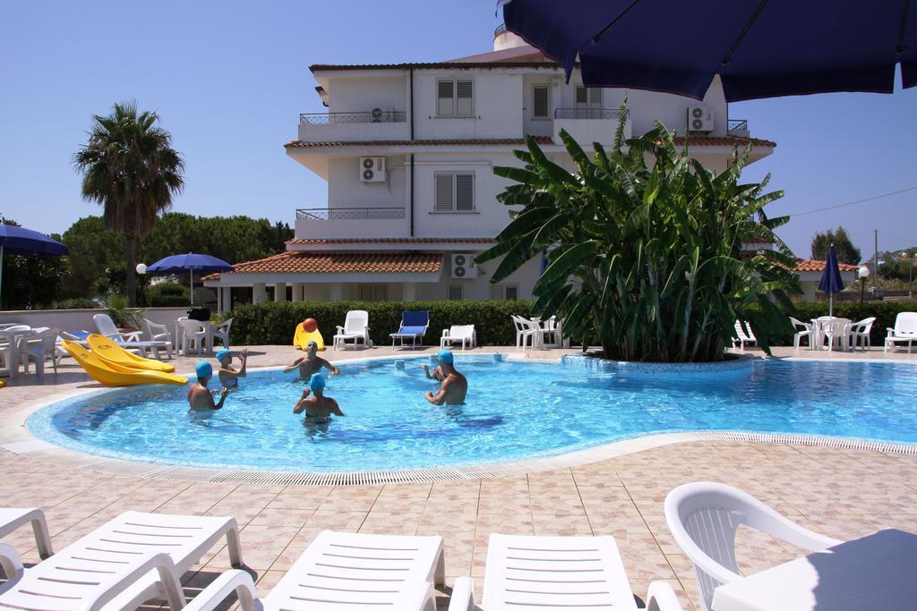Hotel Eolo Capo Vaticano Exteriör bild